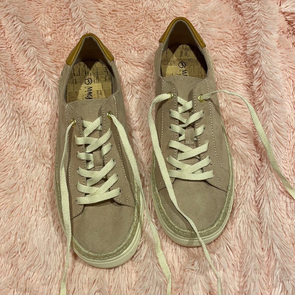 Magellan outdoors taupe/pale pink sneaker